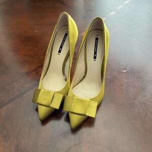 Zara Mustard Bow Pointed Heels